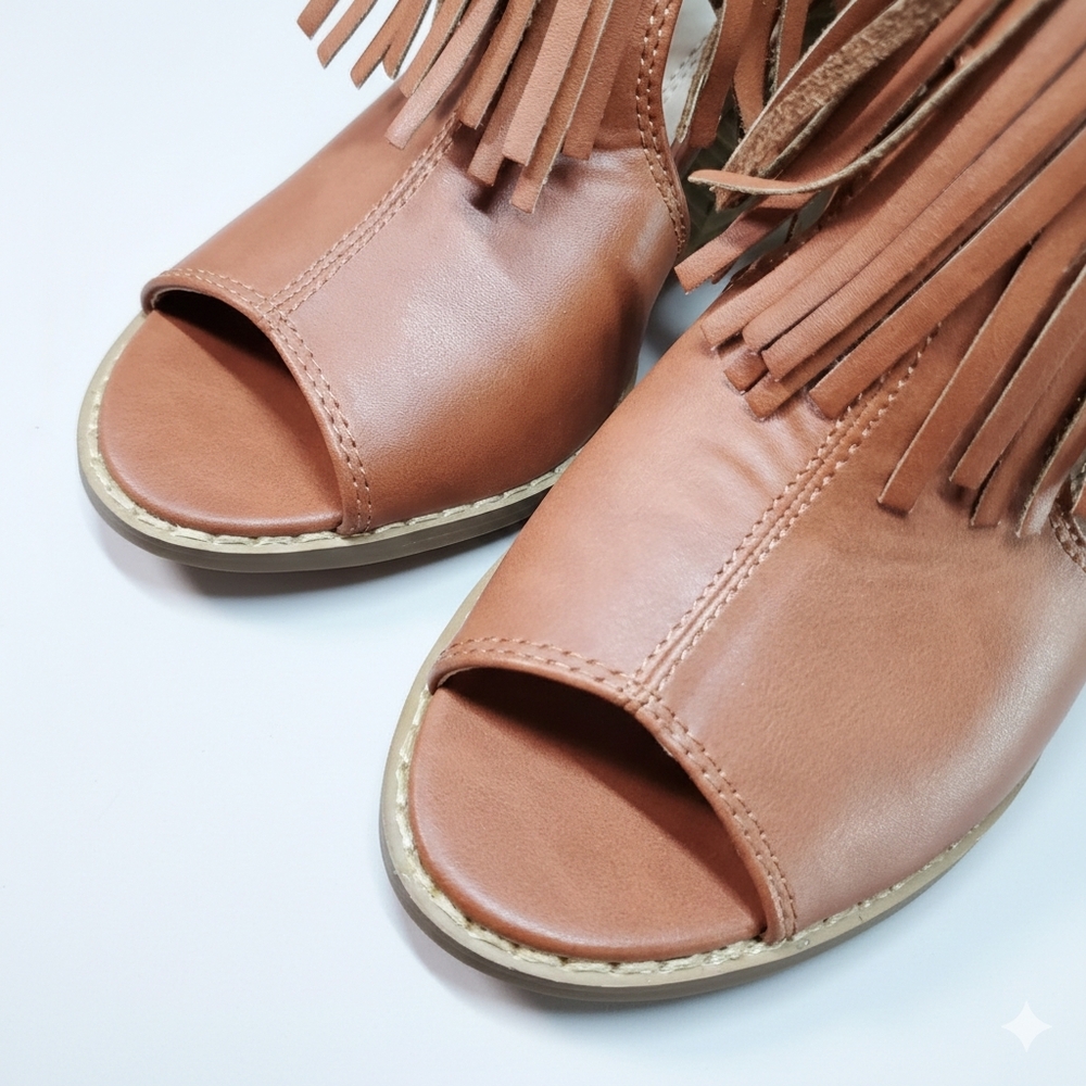Nature Breeze Size 6.5 Brown Tan Sandal Block Vegan Leather Buckle Fringe Hippie - Picture 8 of 9